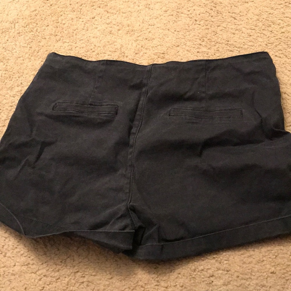 🌴 SO Black shorts with side zipper. Size 17 - Picture 4 of 8